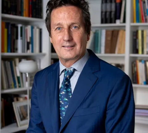 Profesor del Máster en Análisis Económico del Derecho