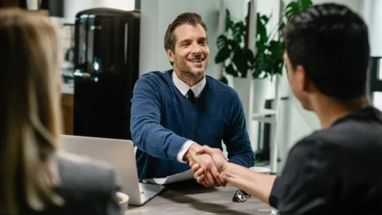 diferencia entre gestoria y asesoria